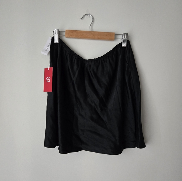 SOLDNWT Sunday Best Temple Skirt - Picture 1 of 4